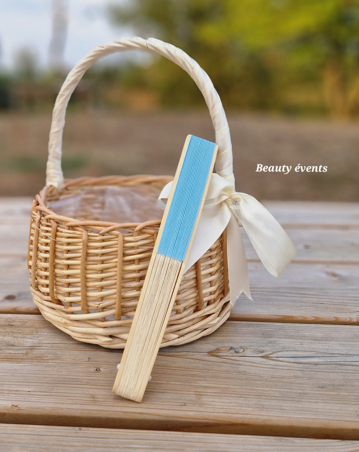 Éventail pliant bois & papier bleu - Beauty Events